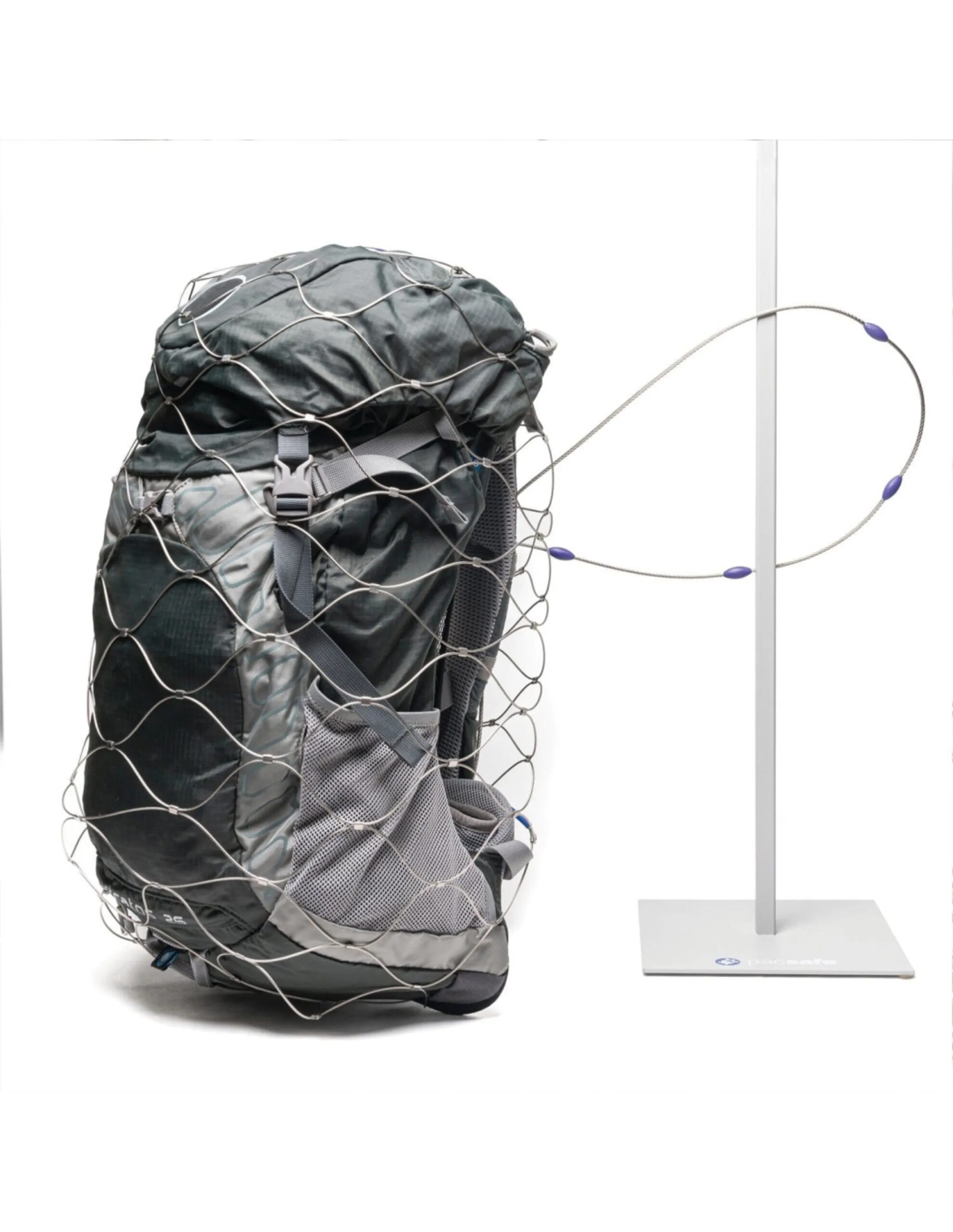 Pacsafe 85L Anti-theft Backpack & Bag Protector (Kleur – Neutral)