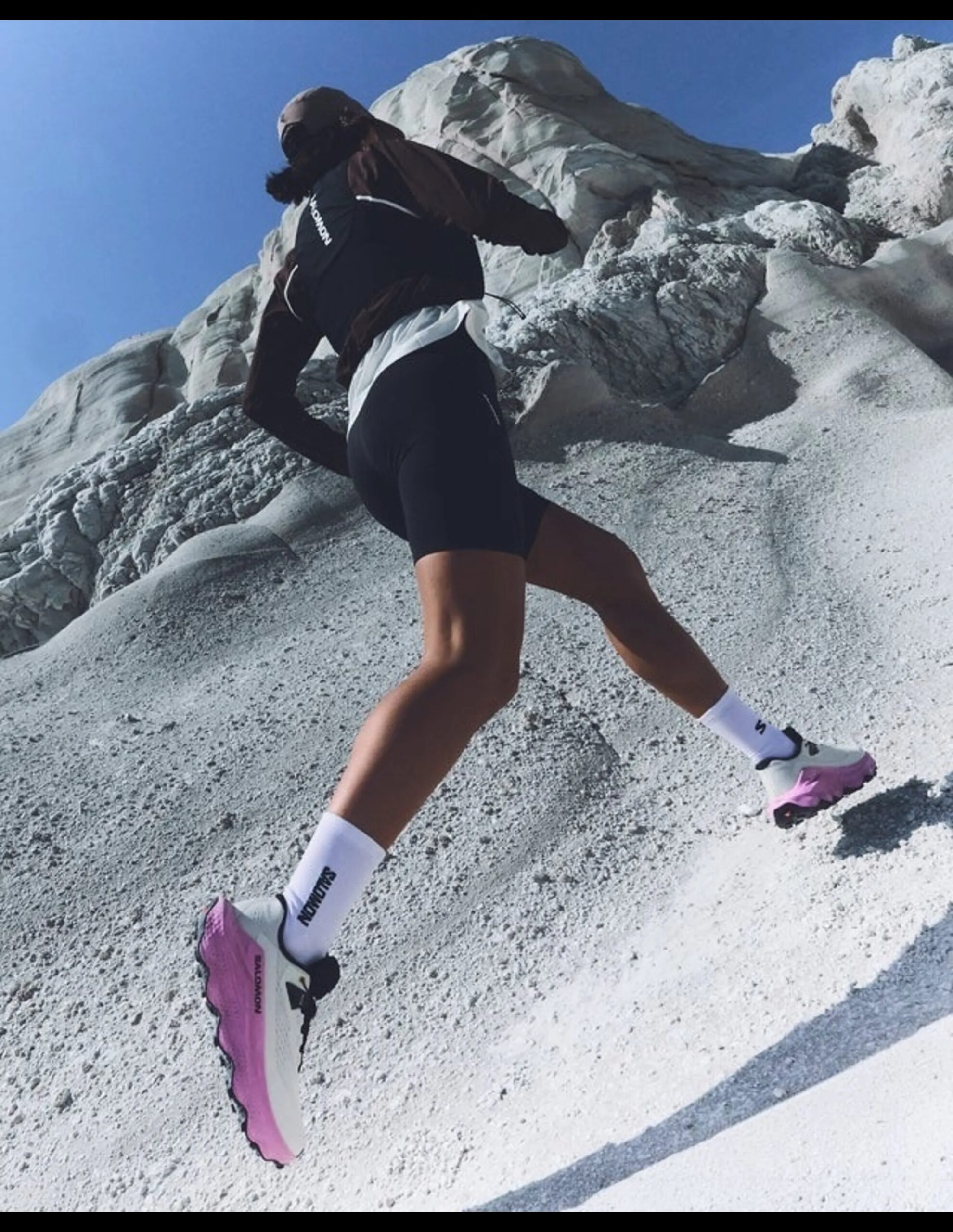 Salomon Shoes Ultra Glide 3 Trailrunning Dames (Maat – 6, Kleur – Almond Milk/Cyclamen/Black)